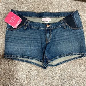 Isabel maternity denim shorts with tags